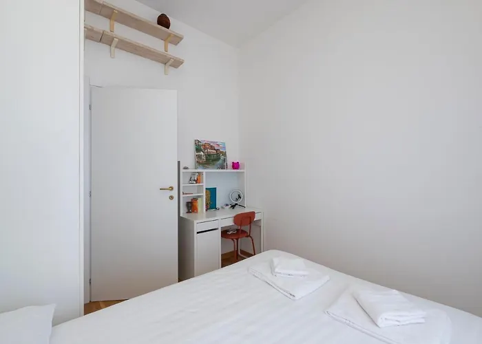 Appartement Luxury Flat Between Navigli And Duomo - Sambuco Milaan